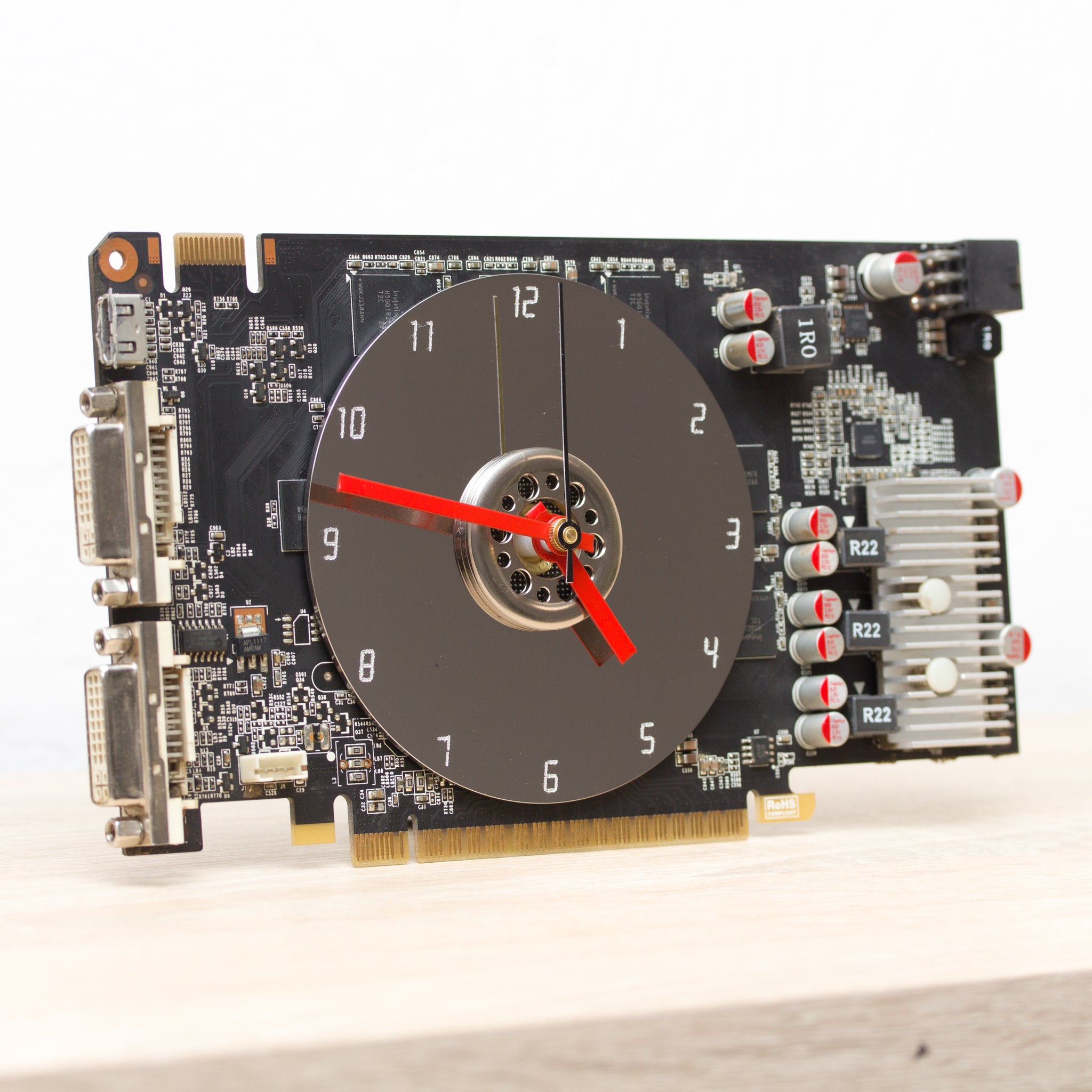 Desk clock for geeky office - Recycled black graphics card