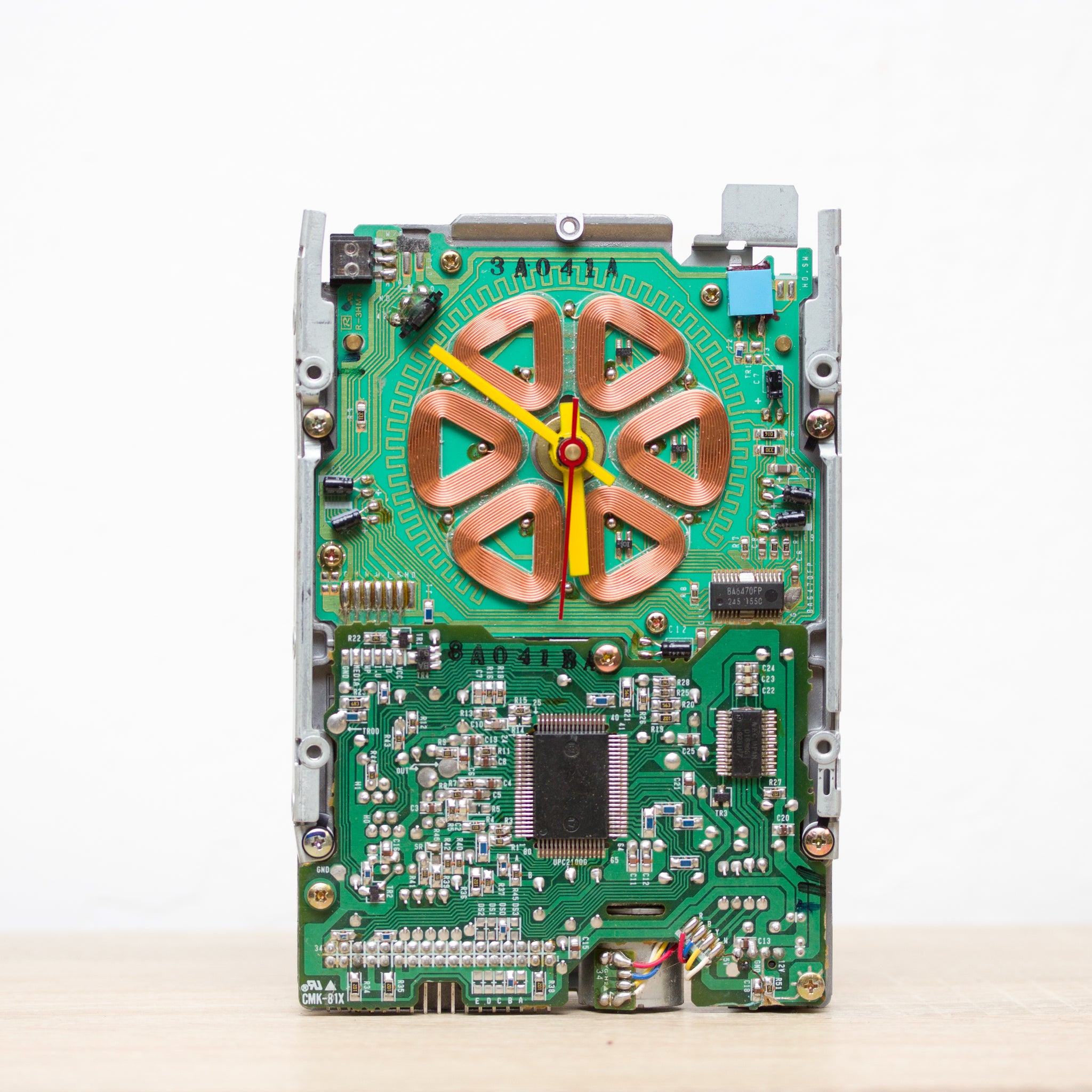 Desk clock made from a 3 1/2 inch floppy disk drive, FDD clock, recycled computer clock