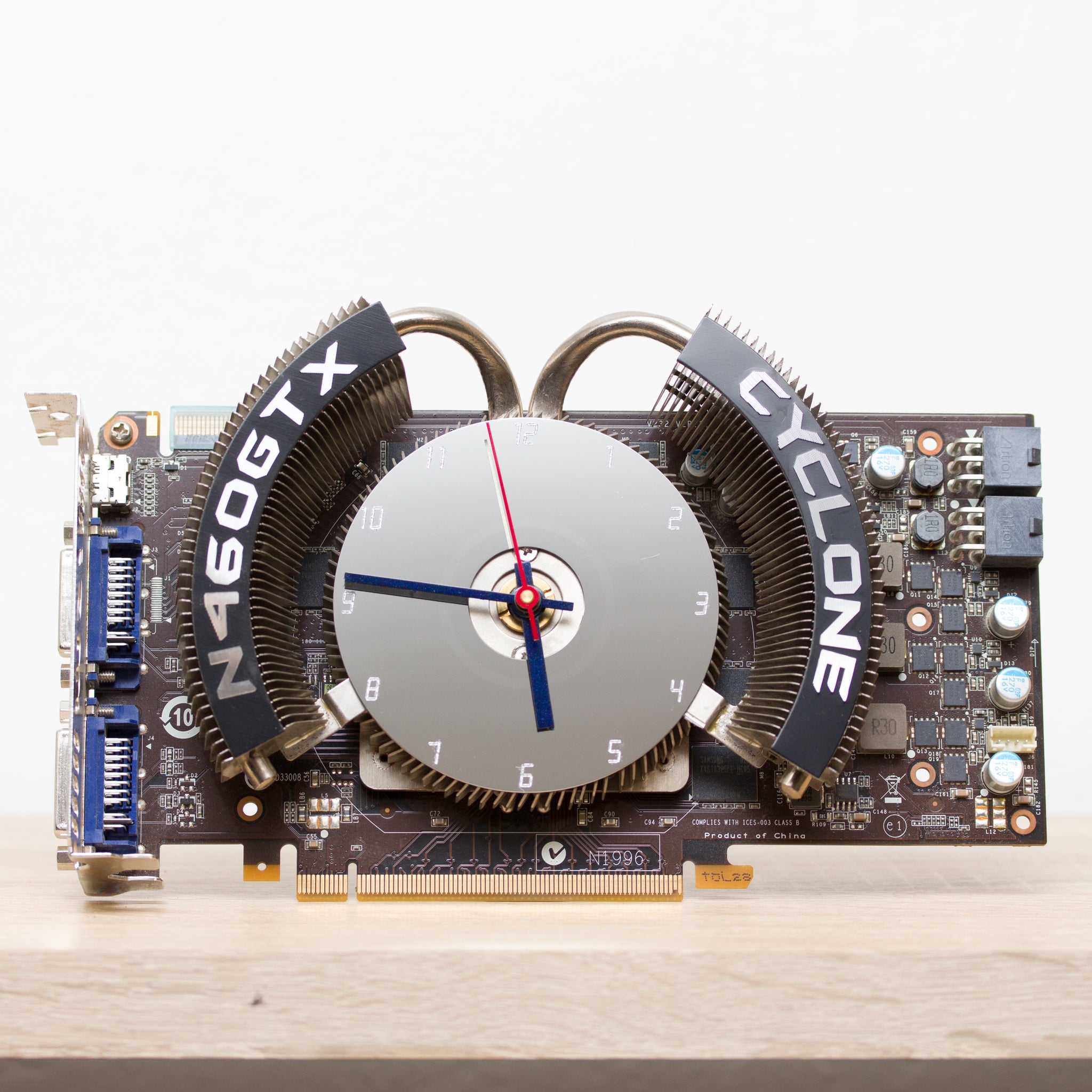 Desk clock for geeky office - Recycled black circuit board