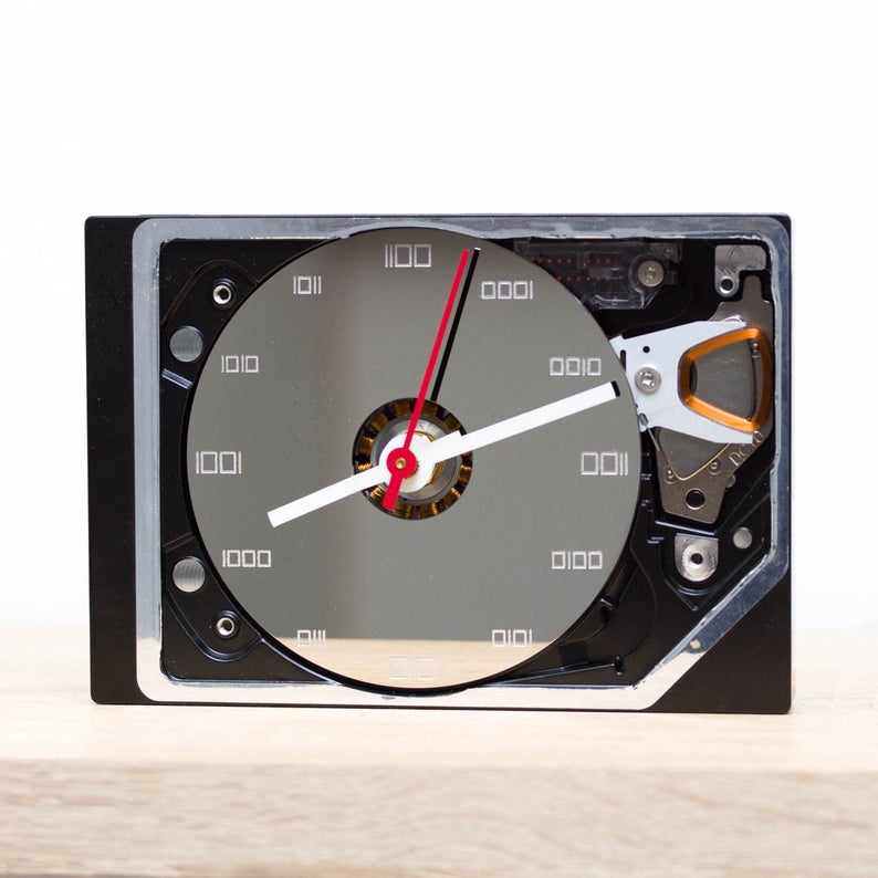 Desk clock made of recycled HDD drive